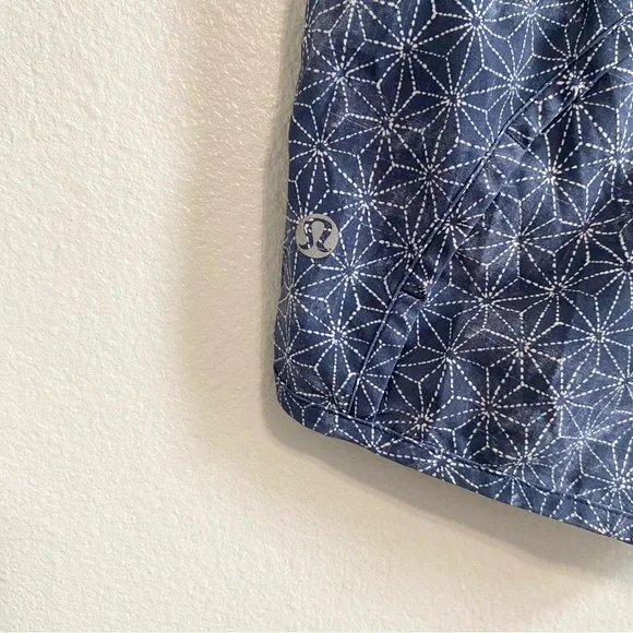 Lululemon Athletica Run Times Navy Printed Mid Rise Lined Athletic Shorts Size 4 - Picture 6 of 9